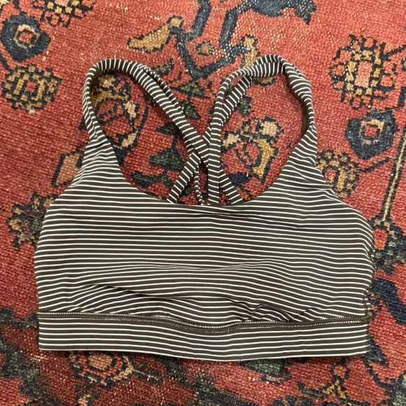 Lululemon Energy Bra - Picture 1 of 3